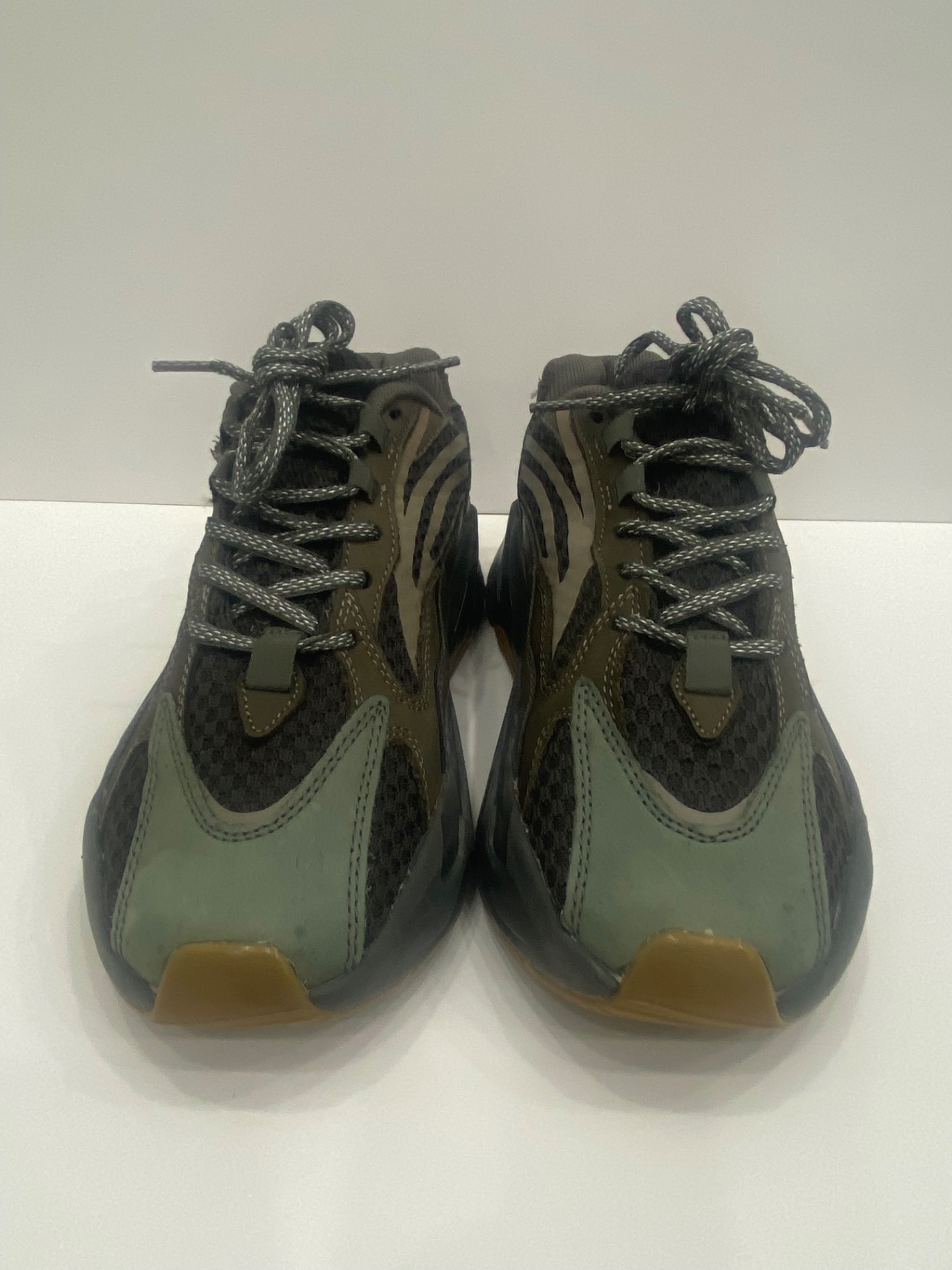 Adidas Yeezy Boost 700 V2 Geode Grey / Brown Shoes Size Mens 9.5 US