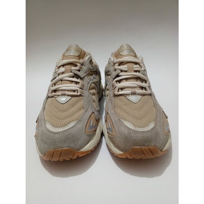 New Balance 725 Incense Beige Sneakers ML725W