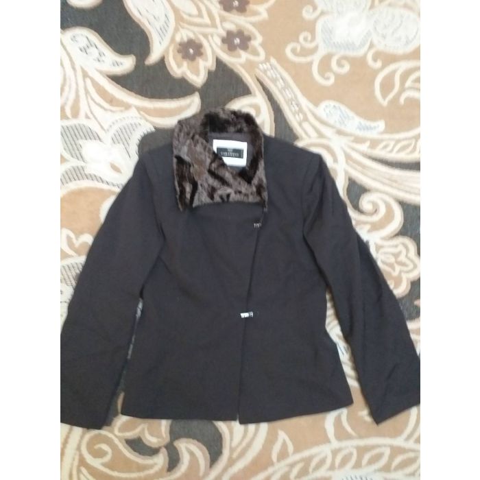 Caramelo Women's Fitted Jacket with Faux Fur Collar