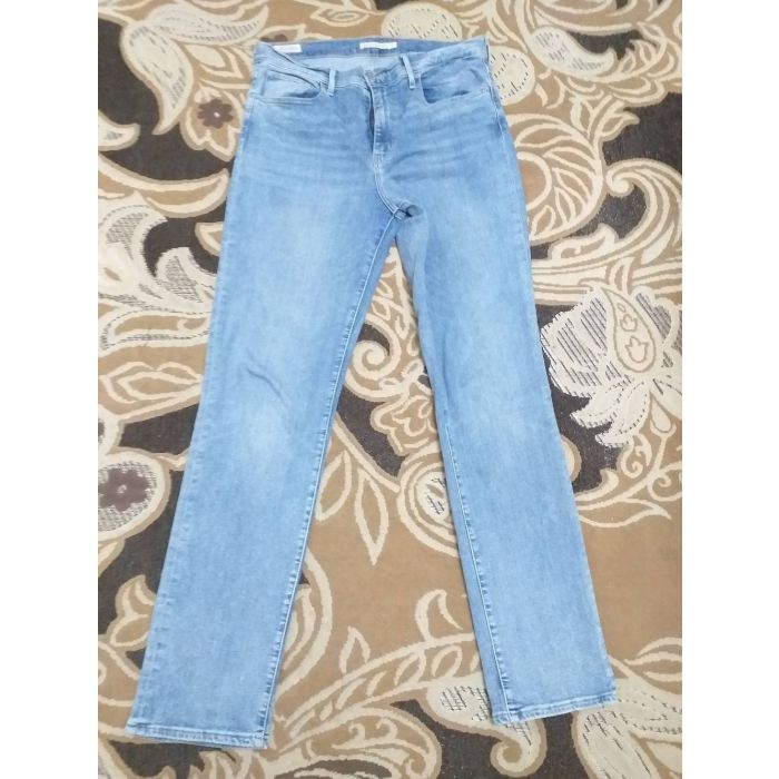 Levi's 724 High Rise Straight Jeans