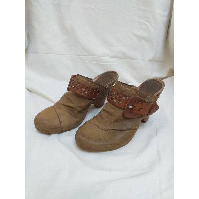 Women's Air Step Studded Leather Mules