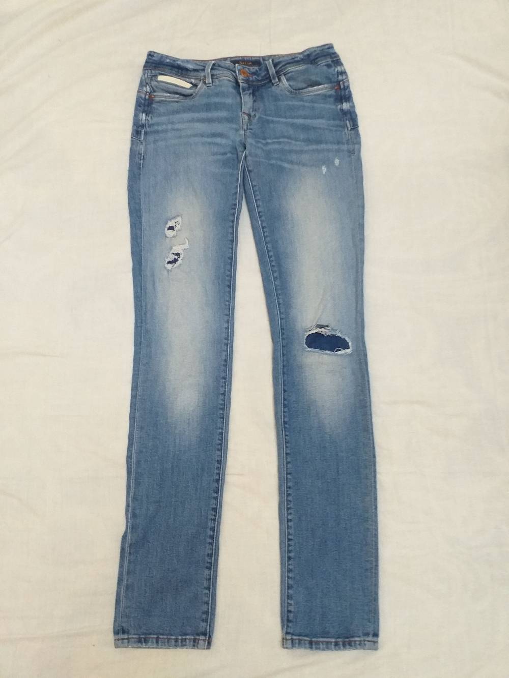 Women's Distressed Skinny Jeans