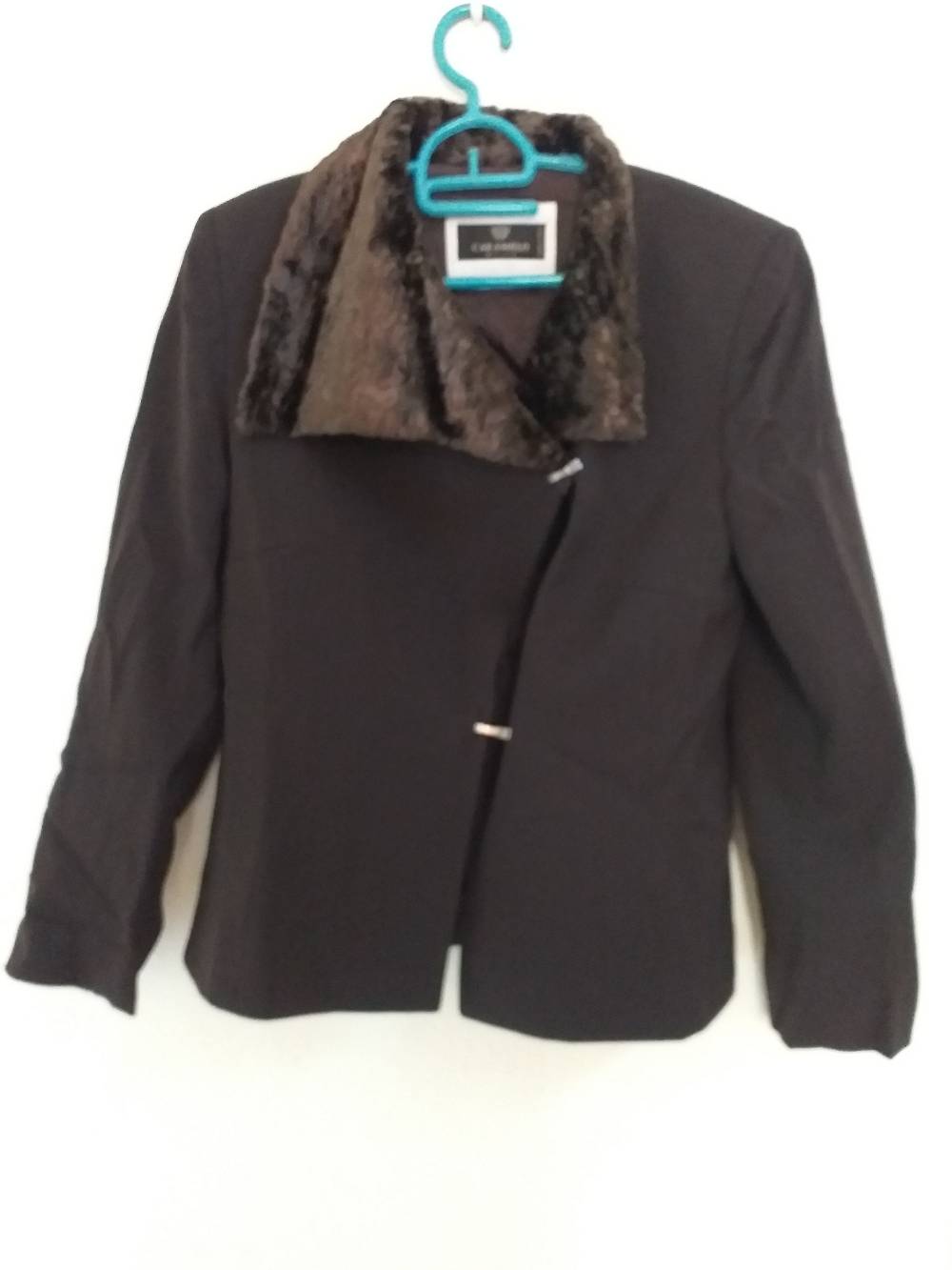 Caramelo Women's Fitted Jacket with Faux Fur Collar