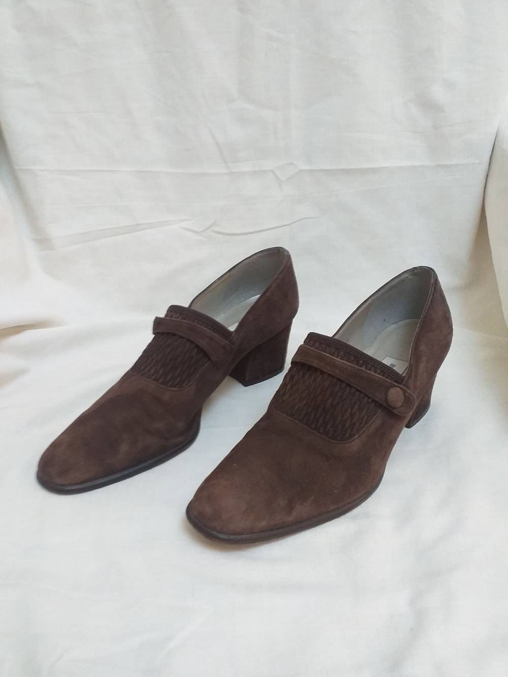 Women's Suede Mary Jane Pumps