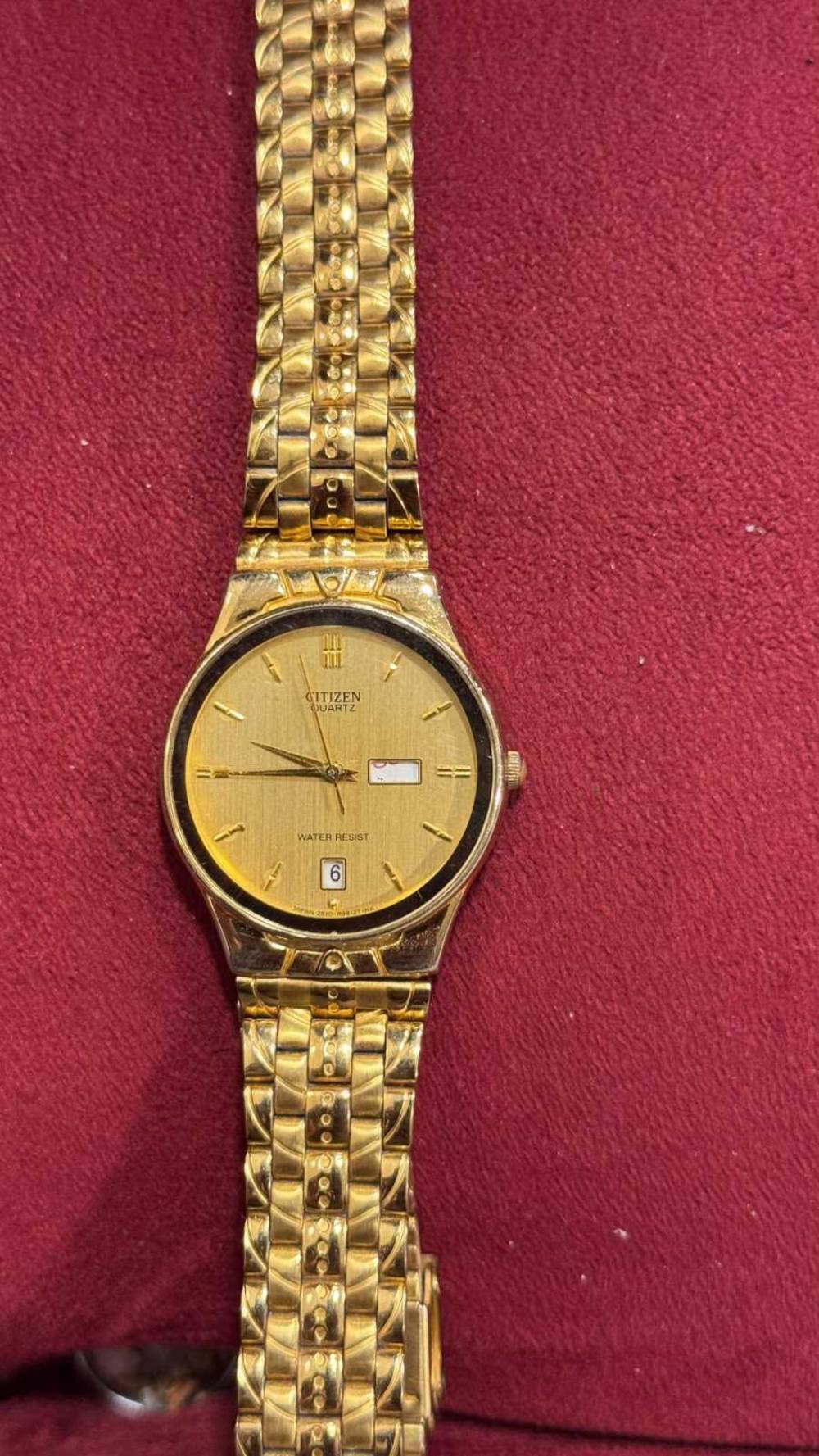 Citizen Vintage Quartz Day/Date Gold Tone Watch
