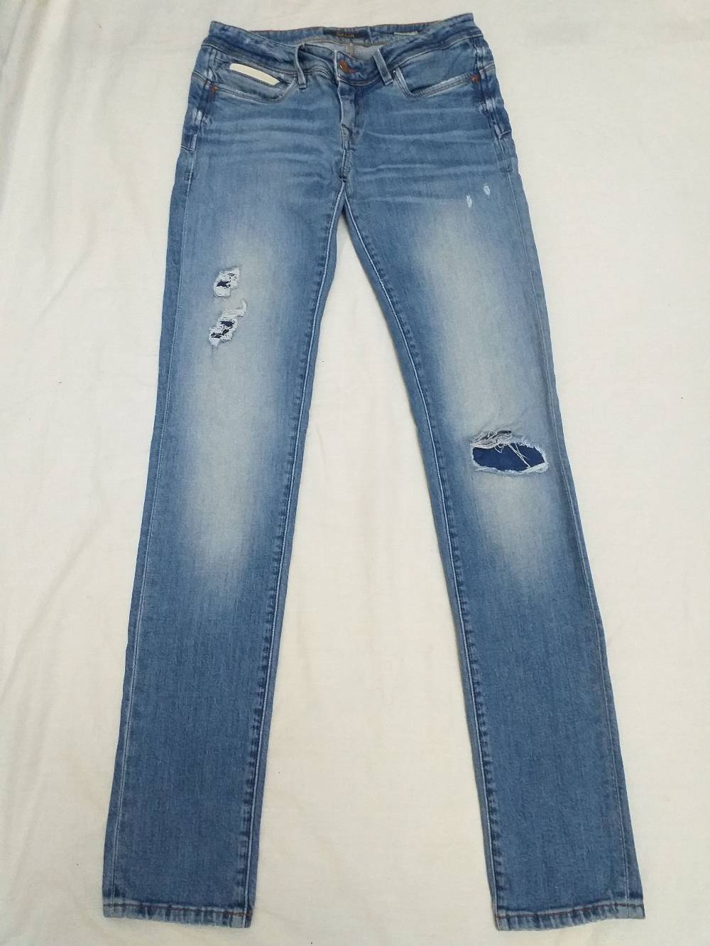 Women's Distressed Slim Fit Jeans